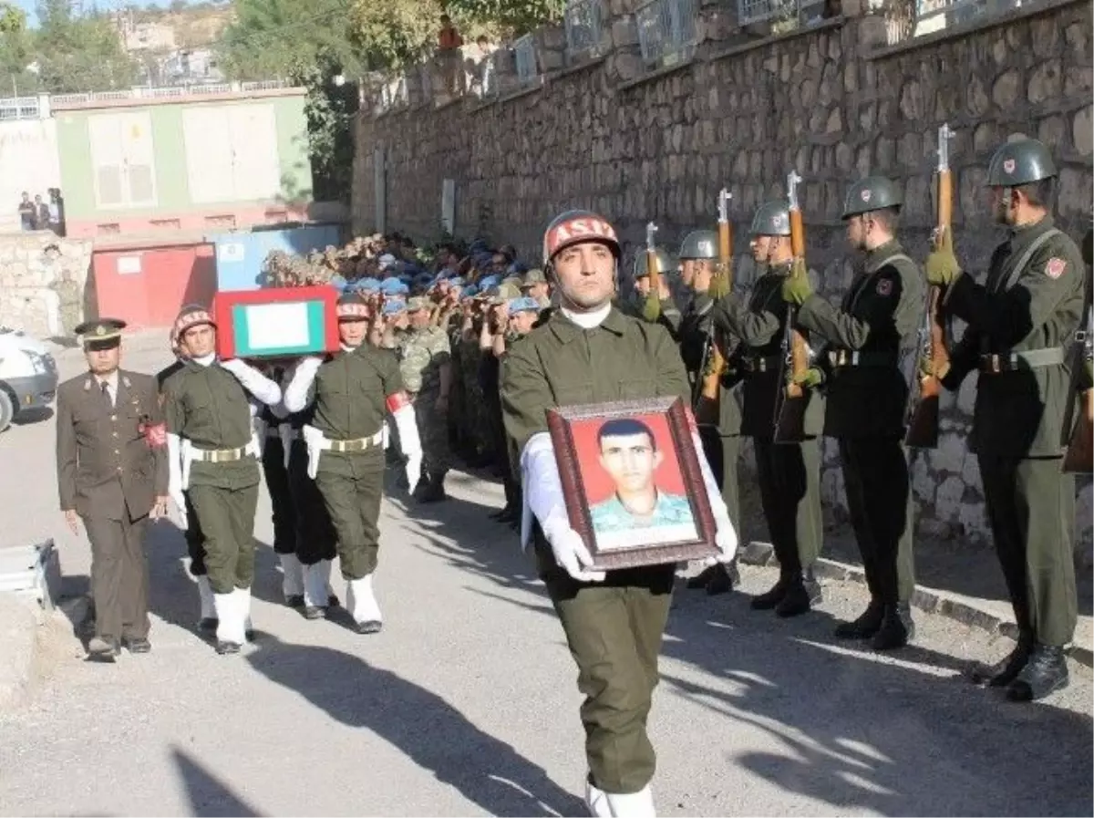 Siirt'te Bir Asker Kaza Kurşunuyla Öldü