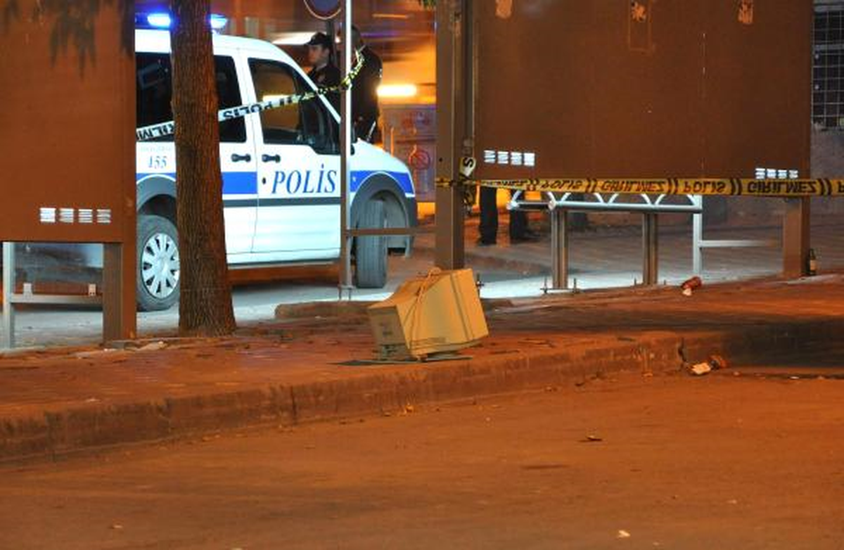 Şüpheli Bilgisayar Monitörü Fünyeyle Patlatıldı