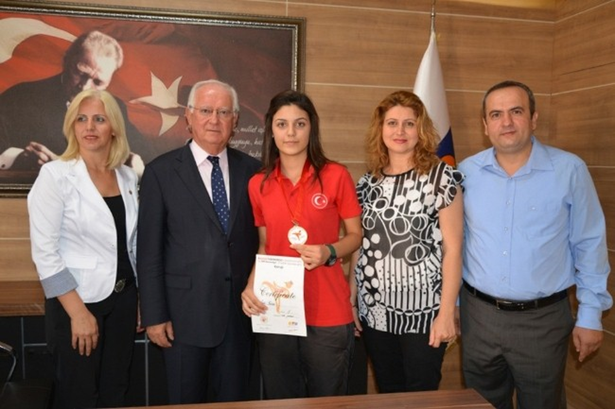 Tekvando Şampiyonundan Başkan Yıldırım\'a Ziyaret