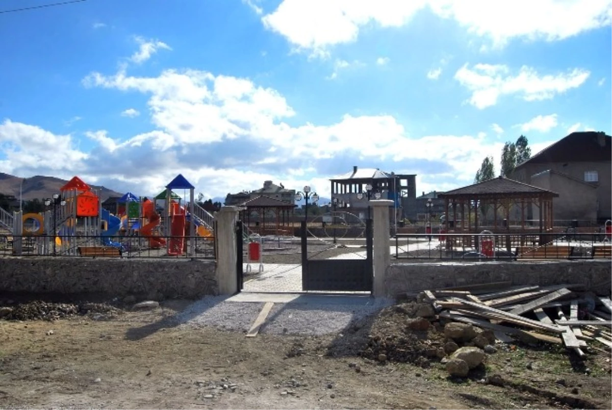 Yüksekova\'ya Yeni Bir Çocuk Parkı