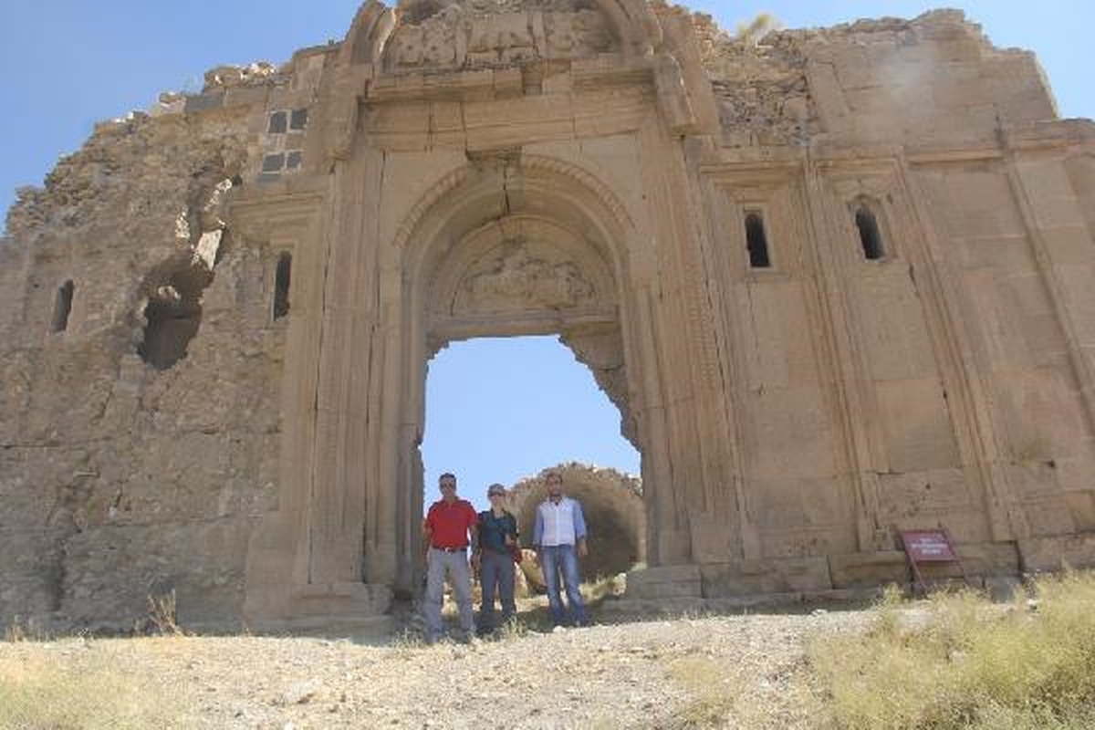 Askeri Birlik Taşınınca Turist Akınına Uğradı