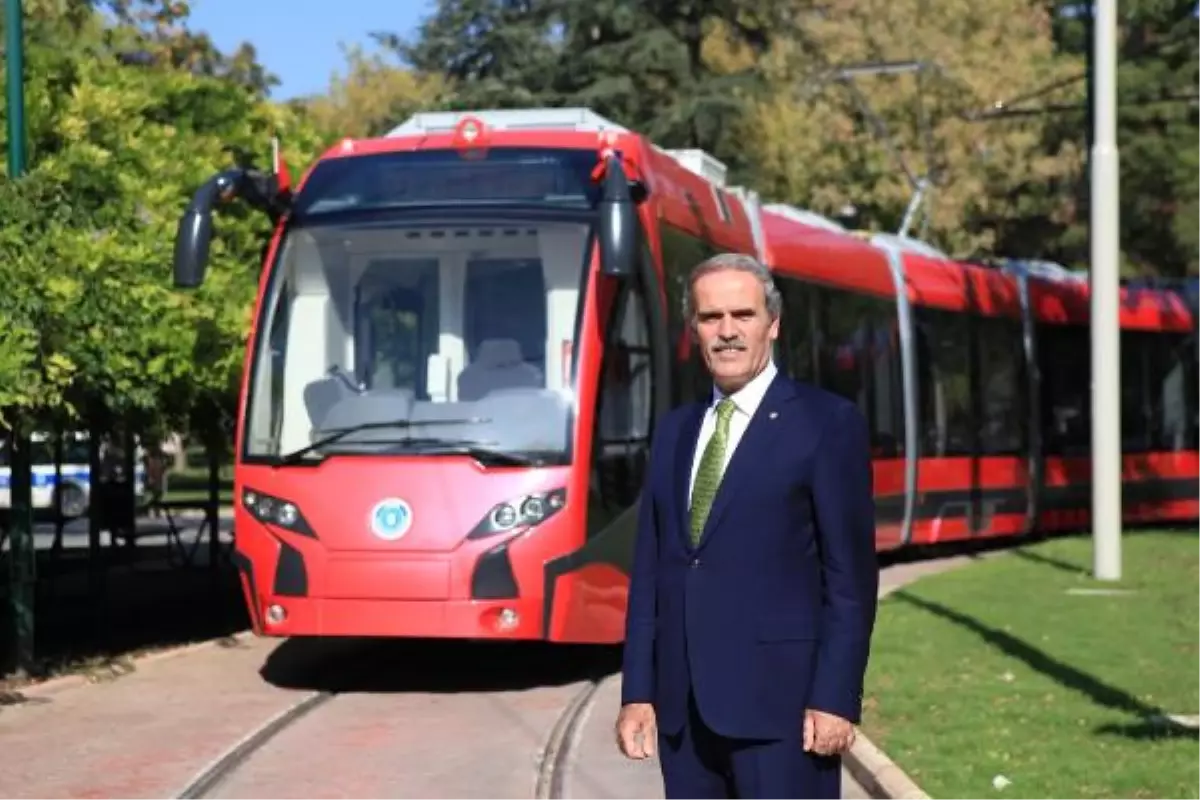 Bursa\'da Yerli Tramvay \'İpekböceği\' Seferlere Başlıyor