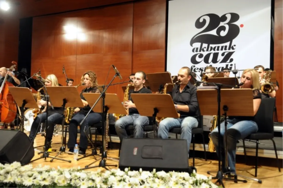 Caza Genç ve Yeni Bir Soluk "İstanbul Gençlik Caz Orkestrası"
