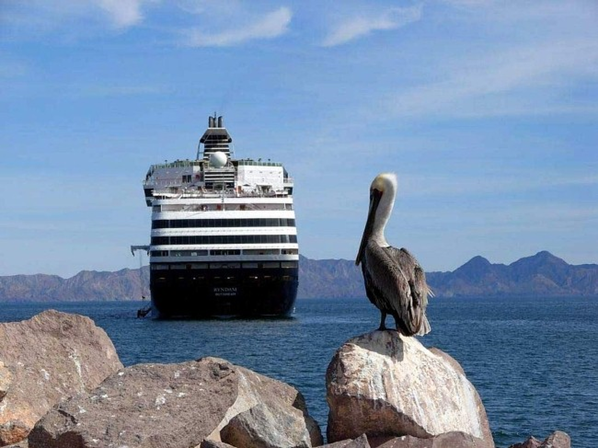 Çeşme En Büyük Kruvaziyer Gemisini Ağırladı