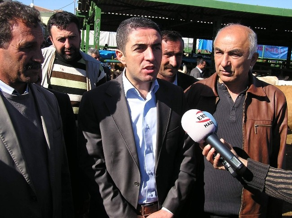 CHP Yöneticileri Hayvan Pazarı\'nda Sorun Dinledi