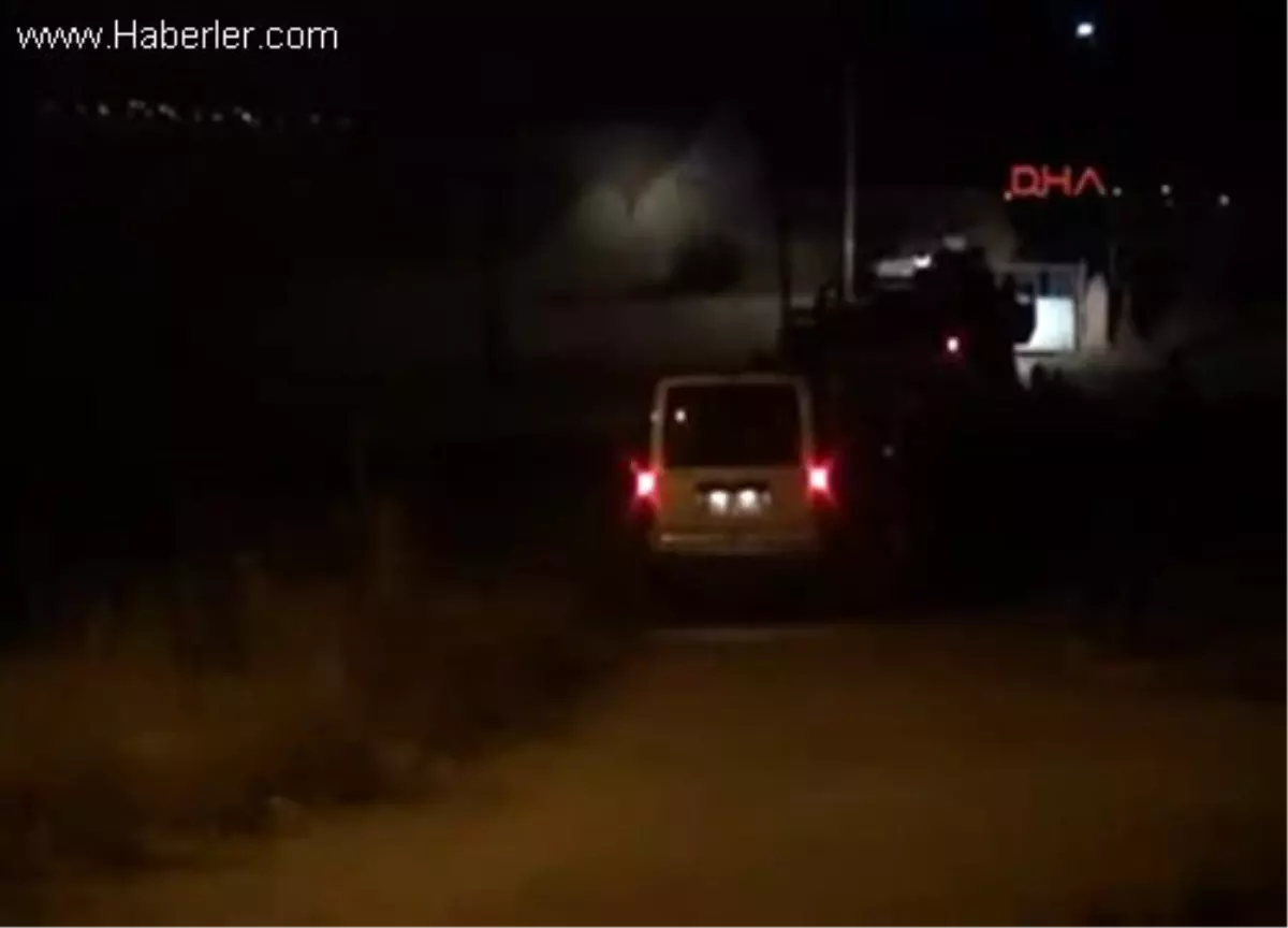 Cinnet Getirip Av Tüfeğiyle Polise Ateş Eden İşçiyi Emniyet Müdürü İkna Etti