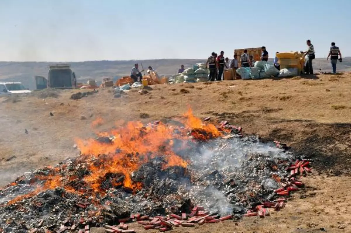 Cizre\'de 55 Bin Liralık Kaçak Sigara İmha Edildi