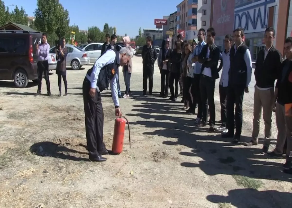 Elazığ İtfaiyesi\'nden Yangın Tatbikatı