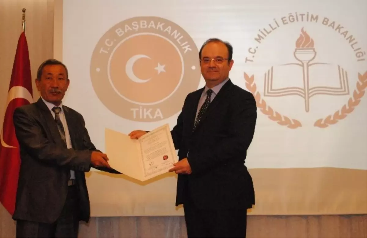 Kazakistanlı Eğitimciler Sertifikalarını Aldı