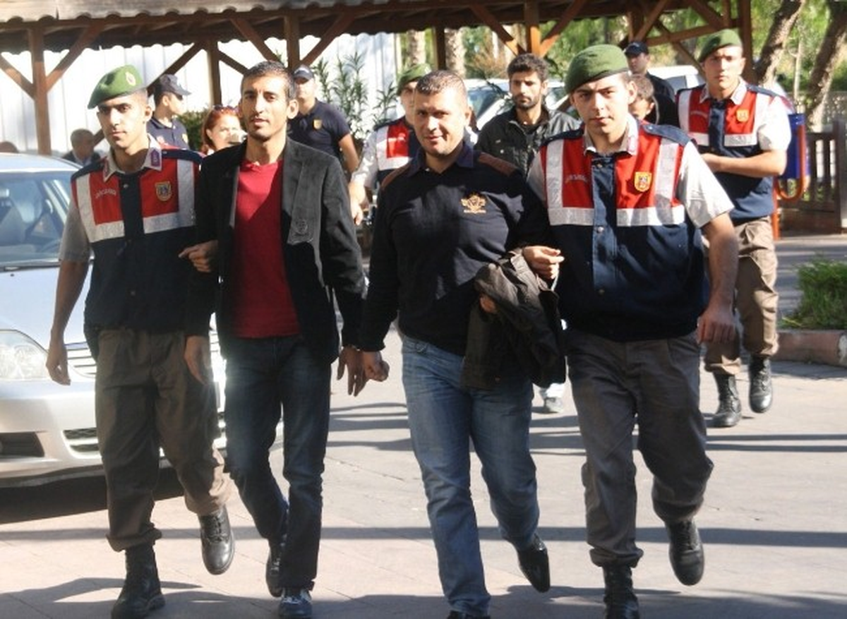 Kemer\'de Uyuşturucu Operasyonu: 14 Tutuklu