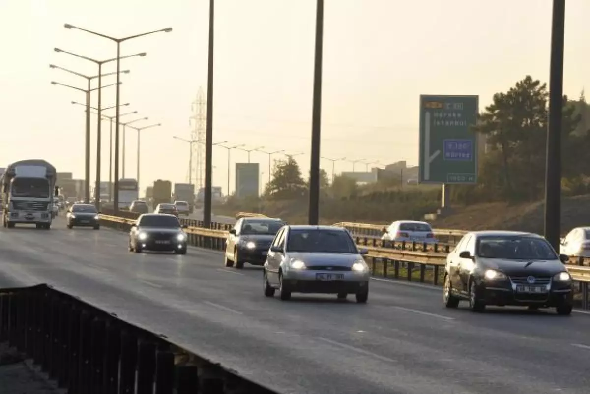 Kocaeli Valisi Topaca\'dan Bayram Trafiği Uyarısı: Kural İhlali Yapana Af Yok (2)