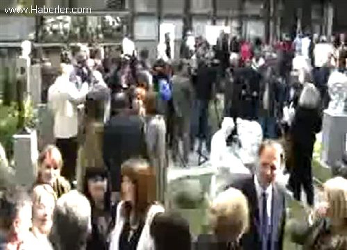 Makedonya Bilimler ve Sanatlar Akademisi Anıtlar Parkı\'nda Evliya Çelebi, Mustafa Kemal Atatürk ve...