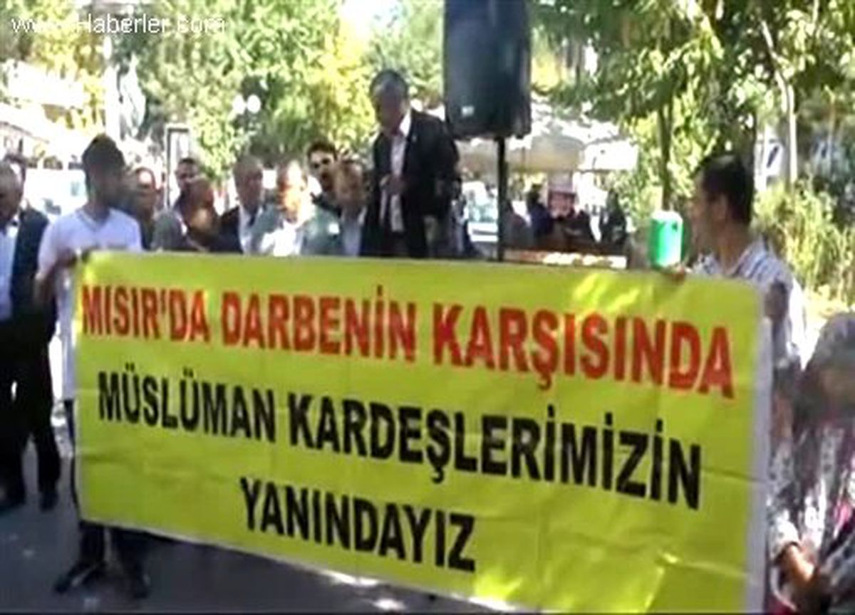 Mısır Direnişinin 100. Gününde Protestolar Devam Etti