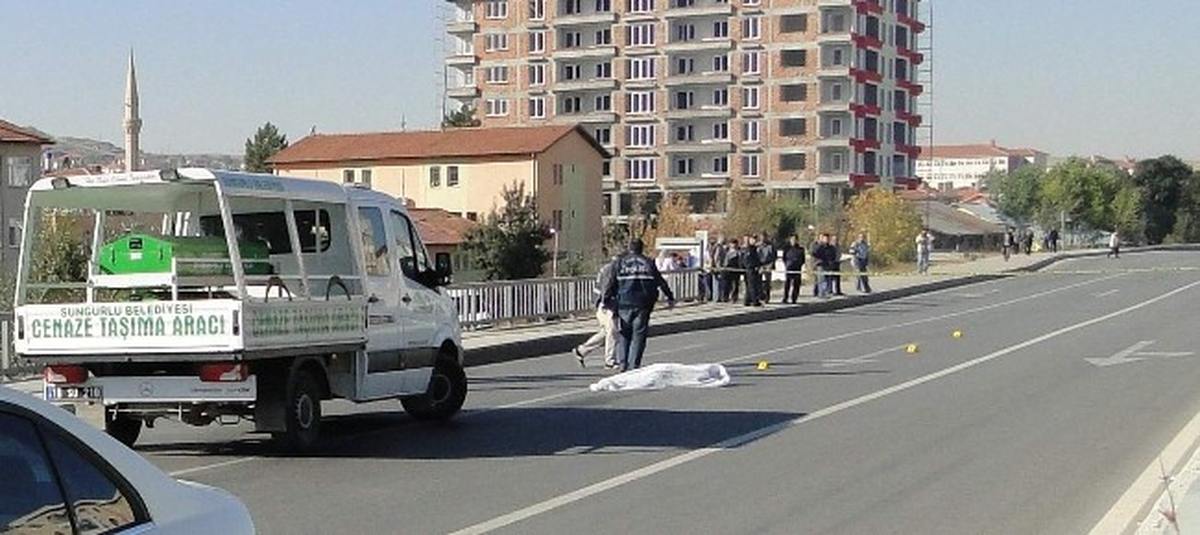Otomobilin Çarptığı Yaya Hayatını Kaybetti