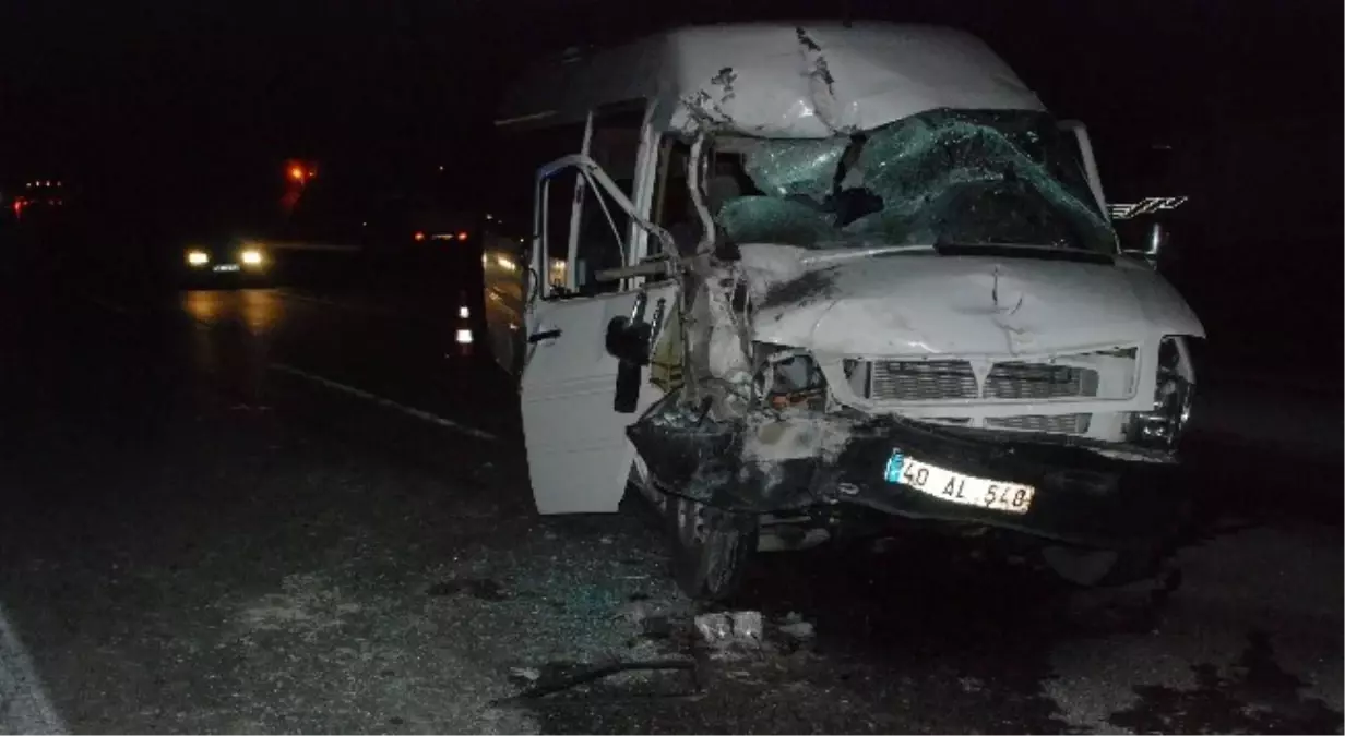 Polis Myo Öğrencilerini Taşıyan Minibüs Kaza Yaptı: 6 Yaralı