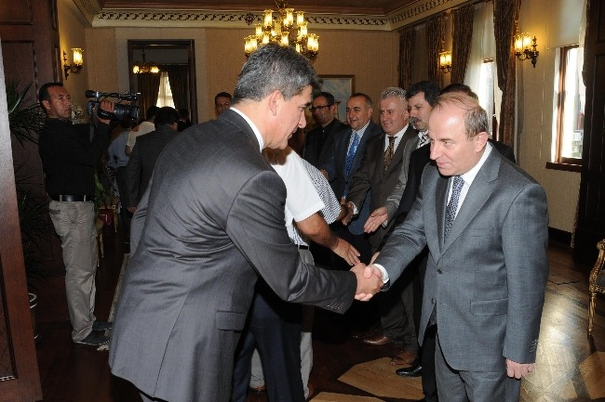 Vali Öztürk Valilik Personeliyle Bayramlaştı