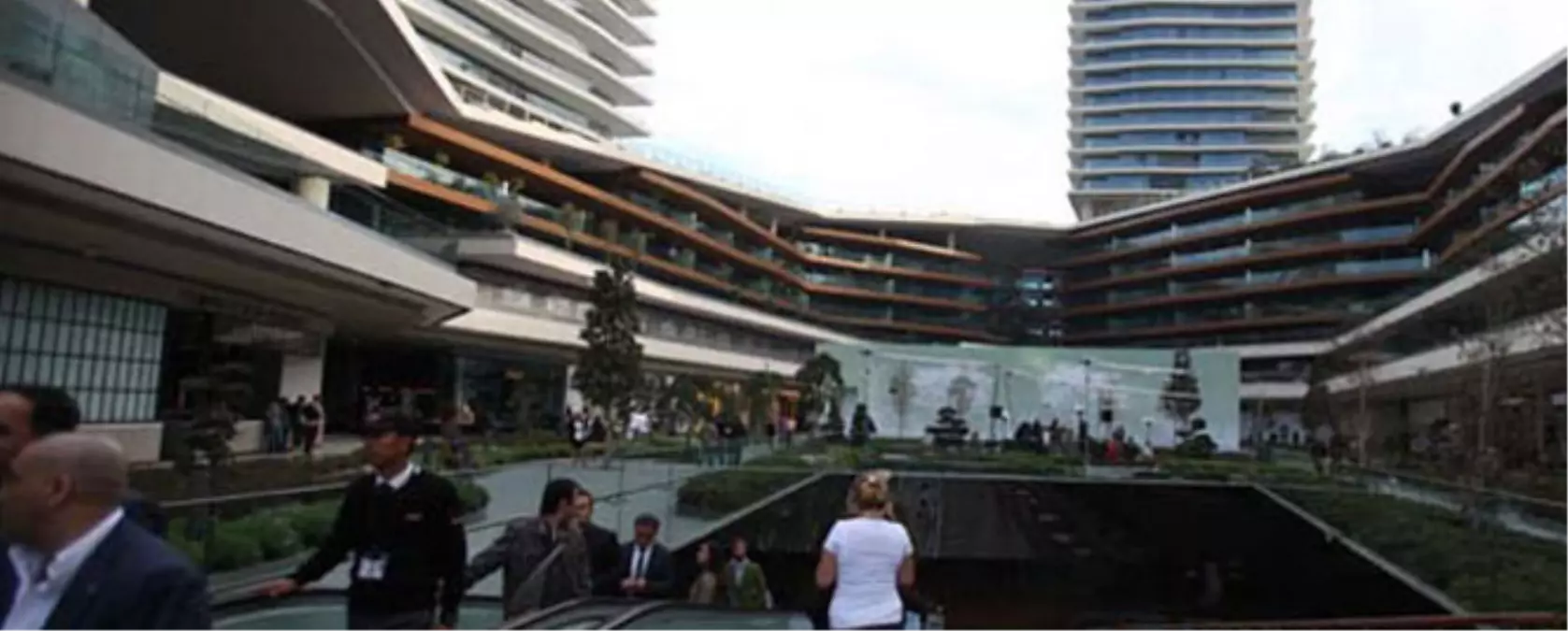 Zorlu Center Avm Açıldı