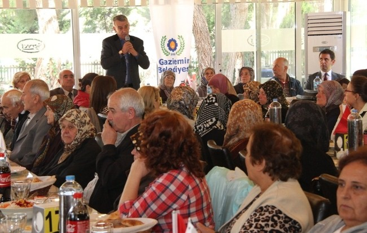 Gaziemir\'in 40-50 Yıl Önceki Kültürel ve Sosyal Yaşantısına Ayna Tutuyor