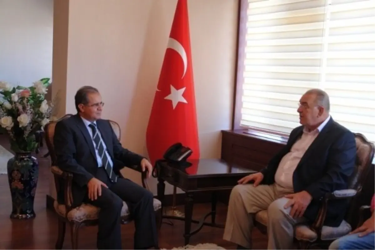 Hayırsever İşadamı Kayabaş, Kilis Valisini Ziyaret Etti