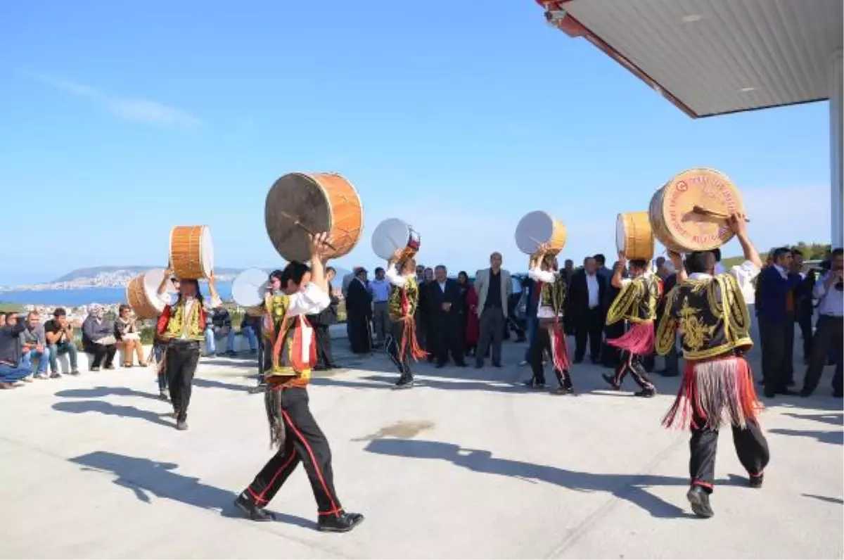 Komisyon Başkanı Seçilen AK Parti Milletvekili, Davul Zurnayla Karşılandı