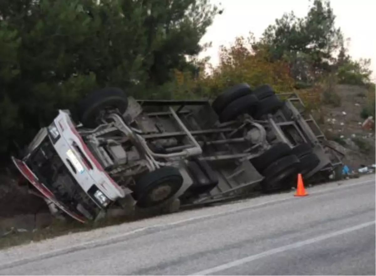 Niksar\'da Trafik Kazası: 1 Yaralı