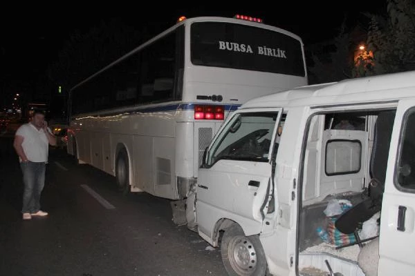 Bursa’da Trafik Kazası: 5 Yaralı - Son Dakika