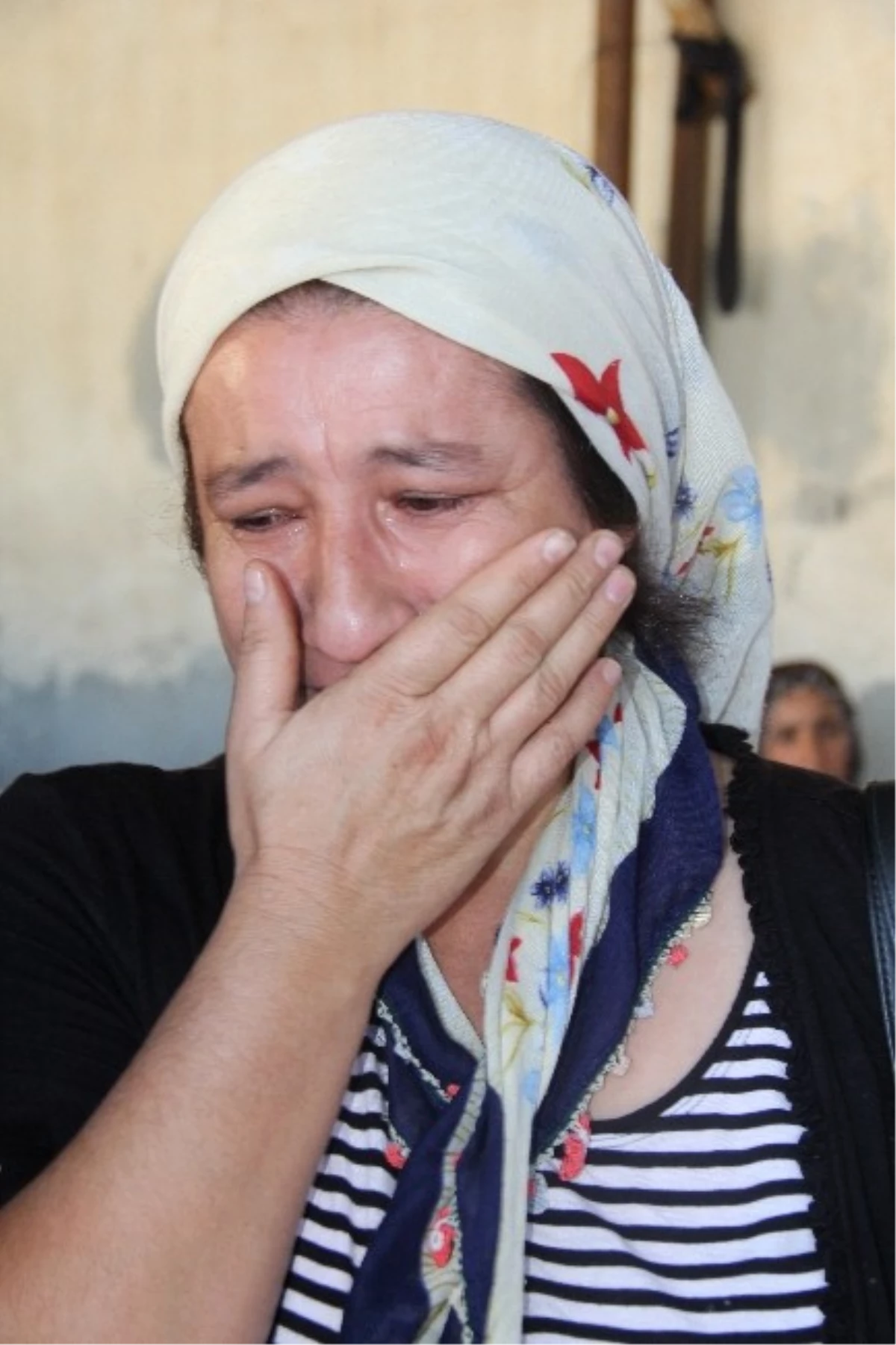 İlk Kez Kurban Kesecek Kadın Gözyaşlarına Boğuldu
