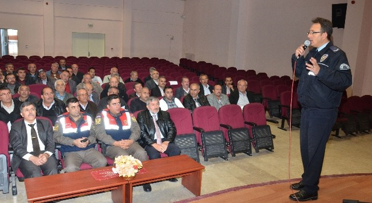 Kazan\'da Servis Şoförlerine Trafik Semineri
