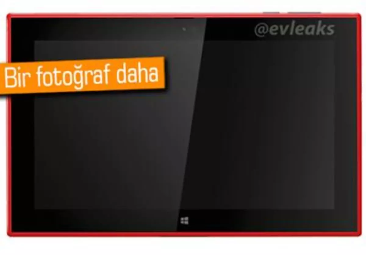 Kırmızı Renkli Lumia 2520\'nin Basın Fotoğrafı Sızdı