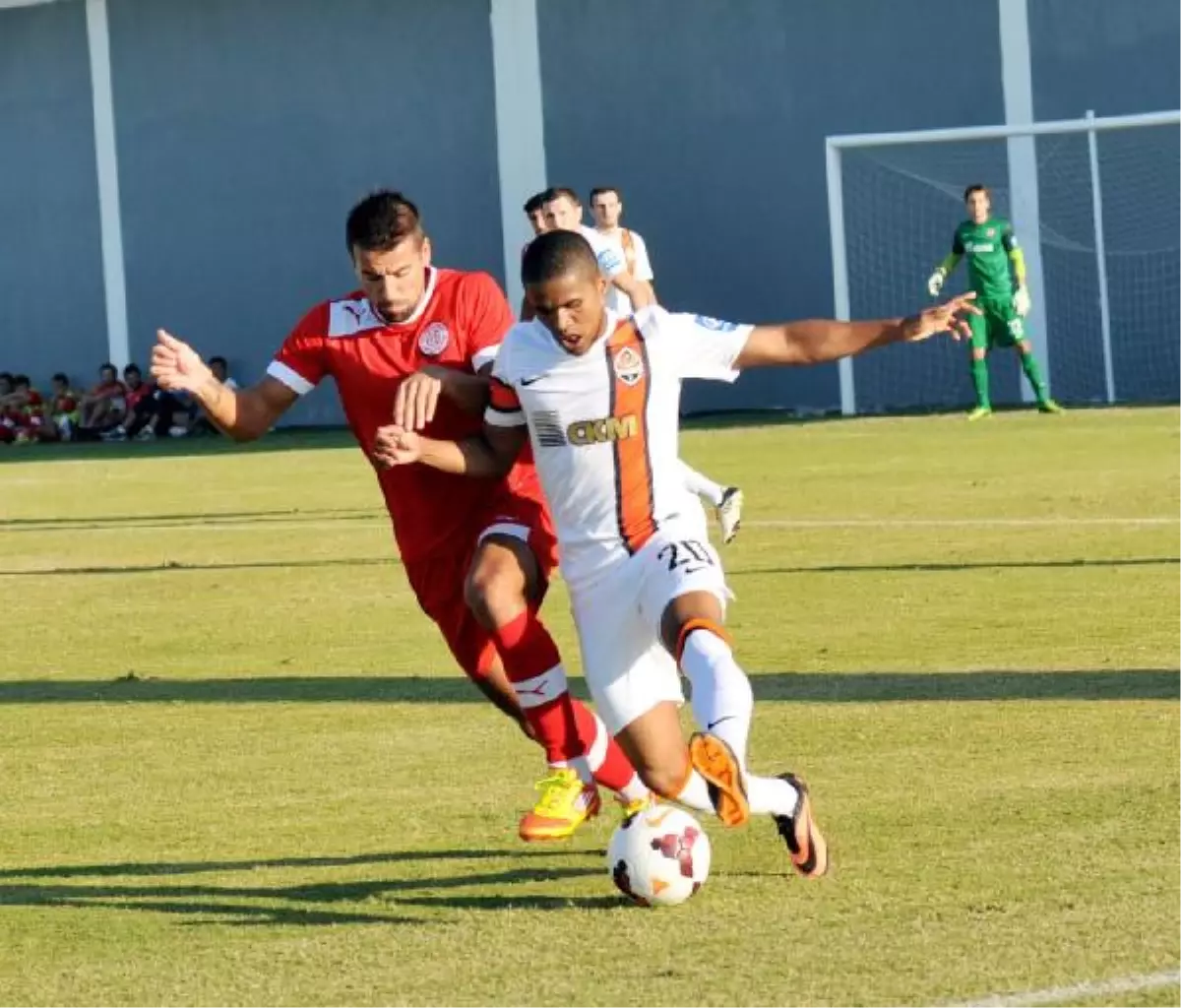 Antalyaspor, Shaktar\'a 2-0 Yenildi