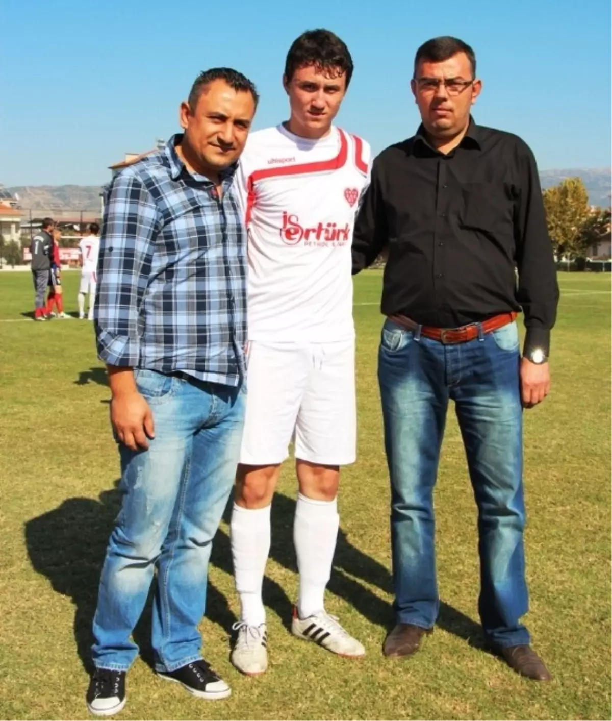 Sarıgöllü Fanatik Taraftar Takımına Futbolcu Transfer Etti