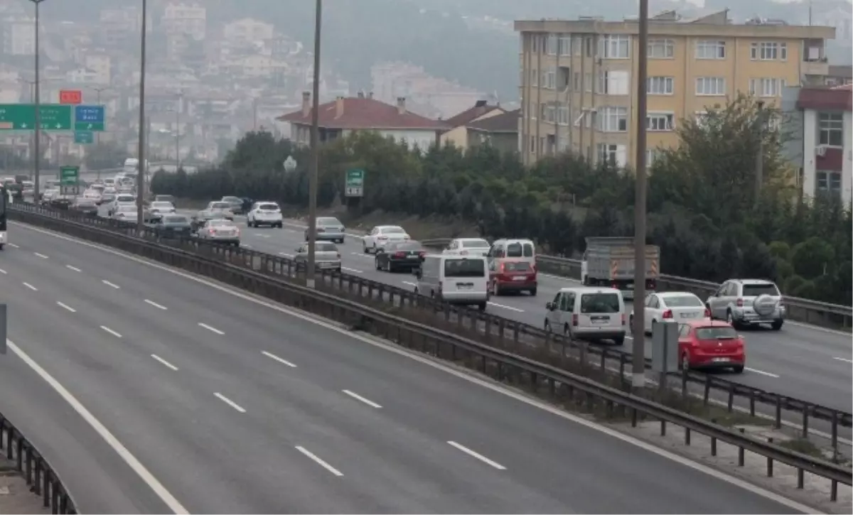 Trafikte Bayram Yoğunluğu Devam Ediyor