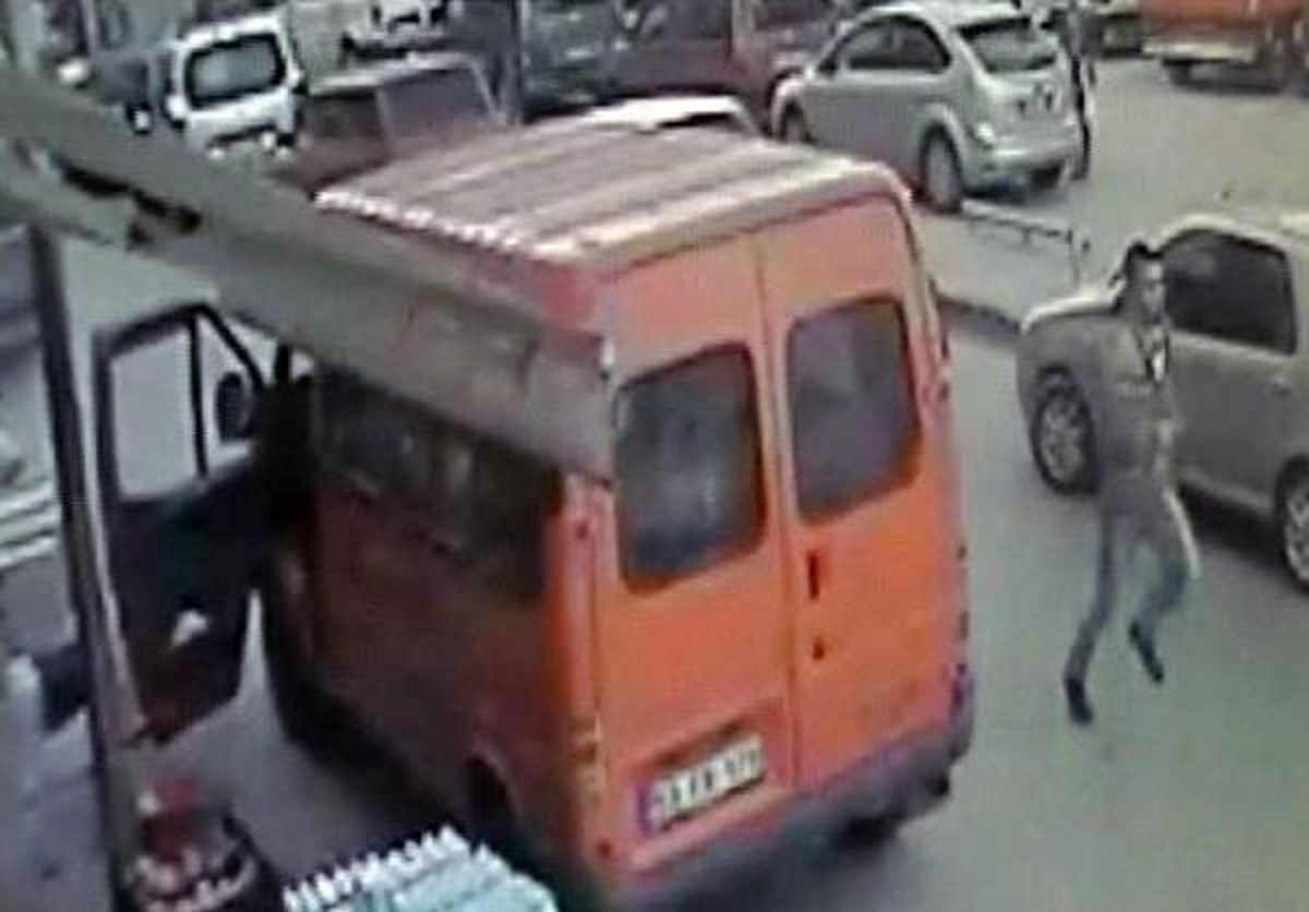 Trafikteki Sopalı- Silahlı Kavga Güvenlik Kamerasına Takıldı