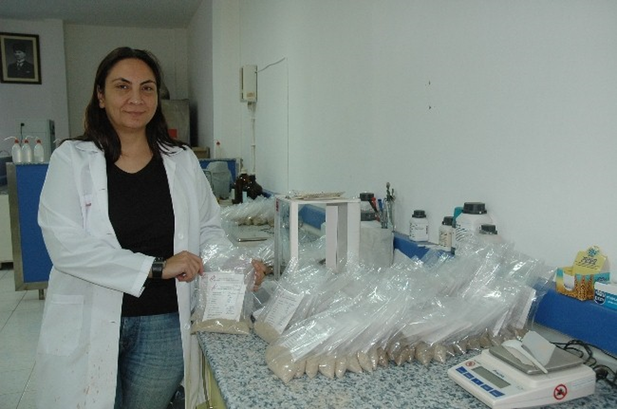 Ziraat Odasında 15 TL\'ye Toprak Analizi