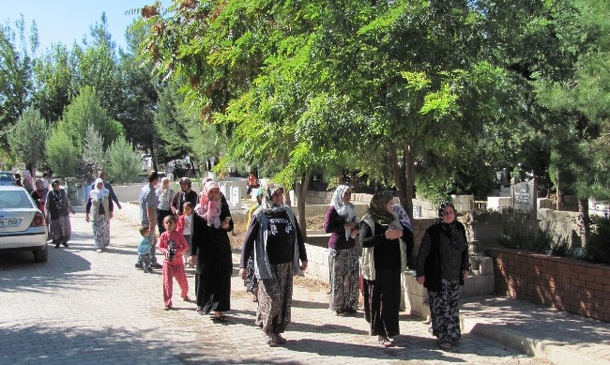 Araban\'da Arife Günü Mezarlık Ziyareti
