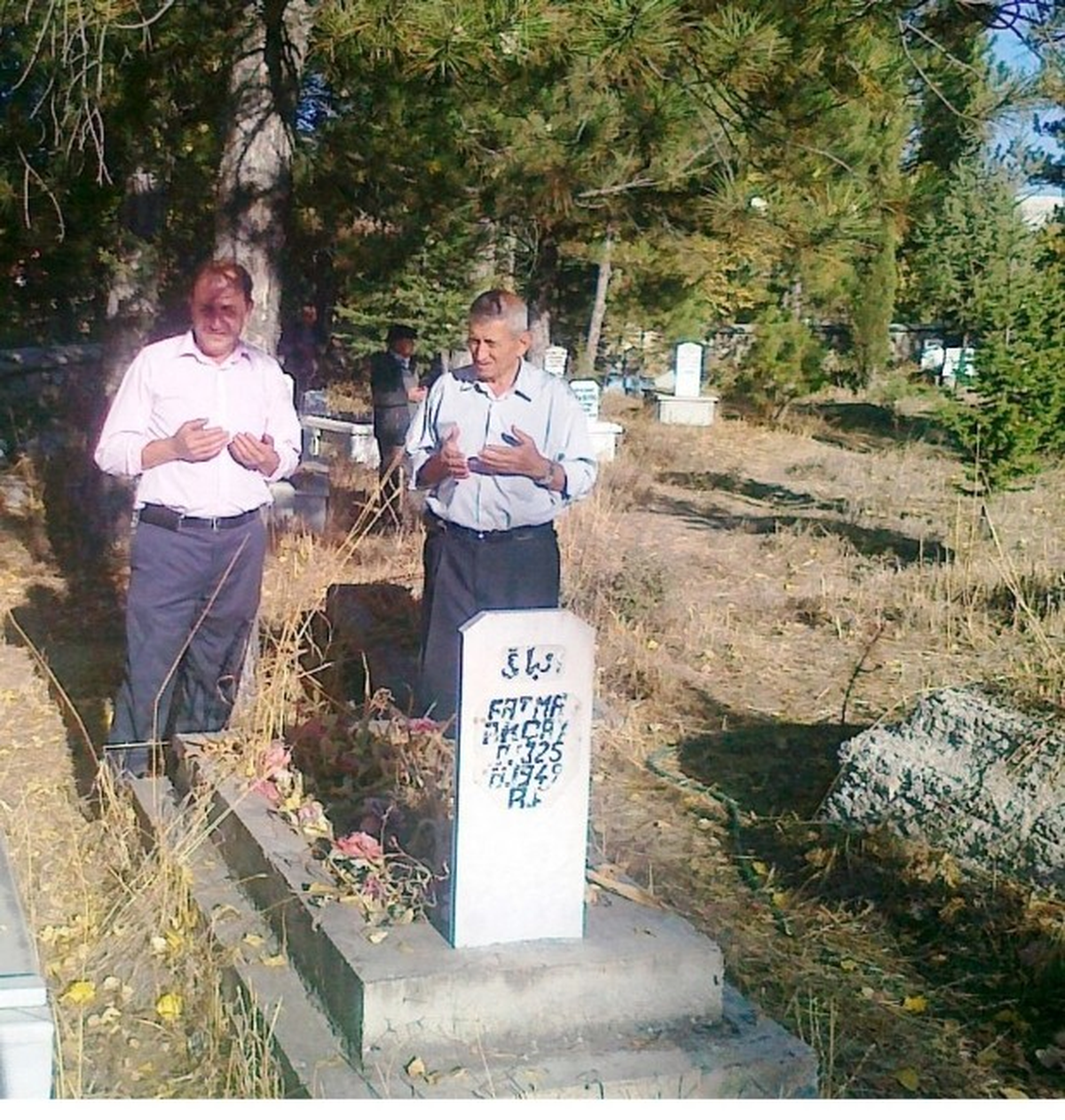 Arife Günü Hisarcık\'ta Mezarlıklar Doldu Taştı