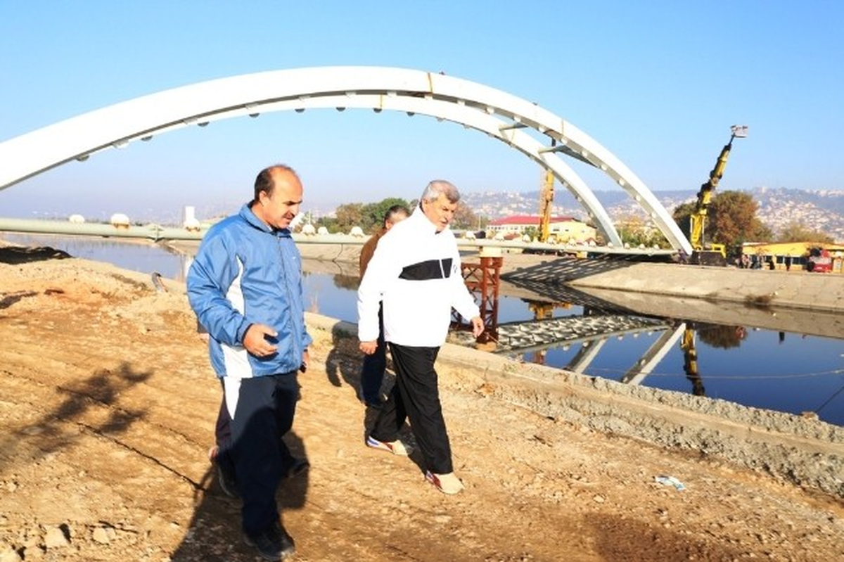 Başkan Karaosmanoğlu Fuar Arkasındaki Köprüde İncelemede Bulundu