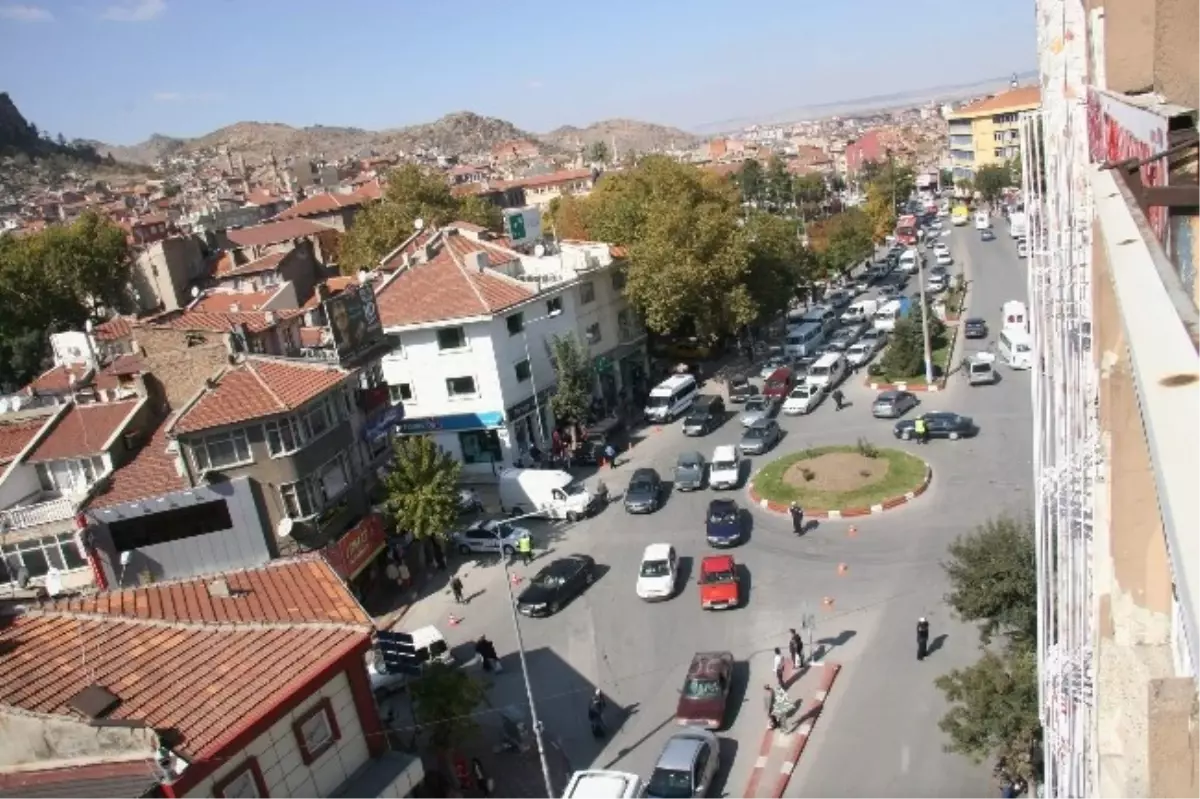 Bayram Alışverişlerinde Yoğunluk En Çok Şekercilerde ve Aktarcılarda Oldu