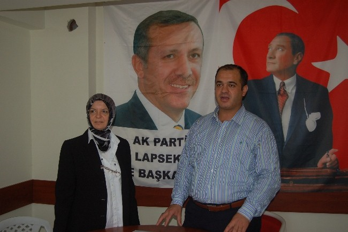 Çardak Beldesinde İlk Kadın Aday Adayı AK Parti\'den