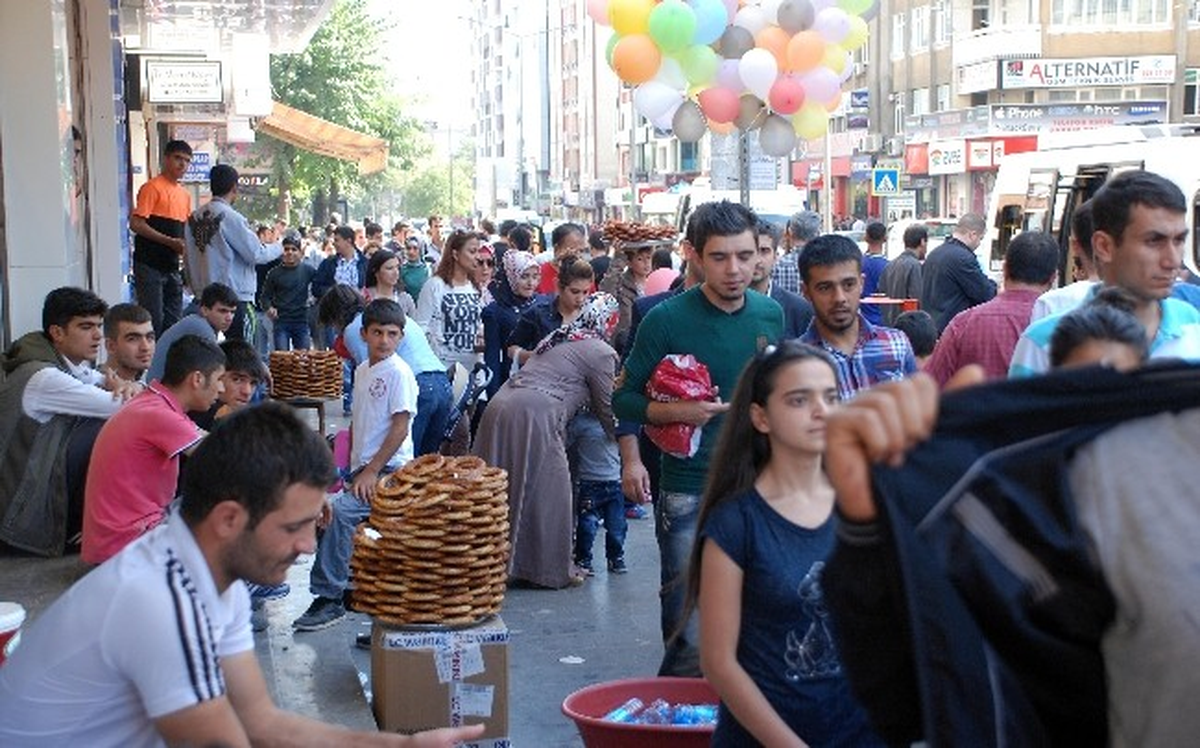 Diyarbakır\'da Arife Günü Yoğunluğu