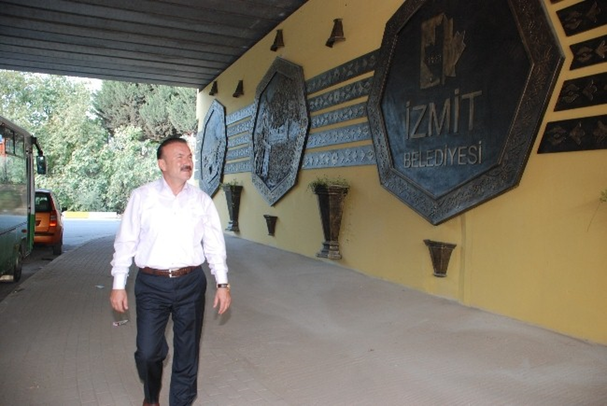 İzmit Belediyesi Alt Geçitleri Güzelleştirdi
