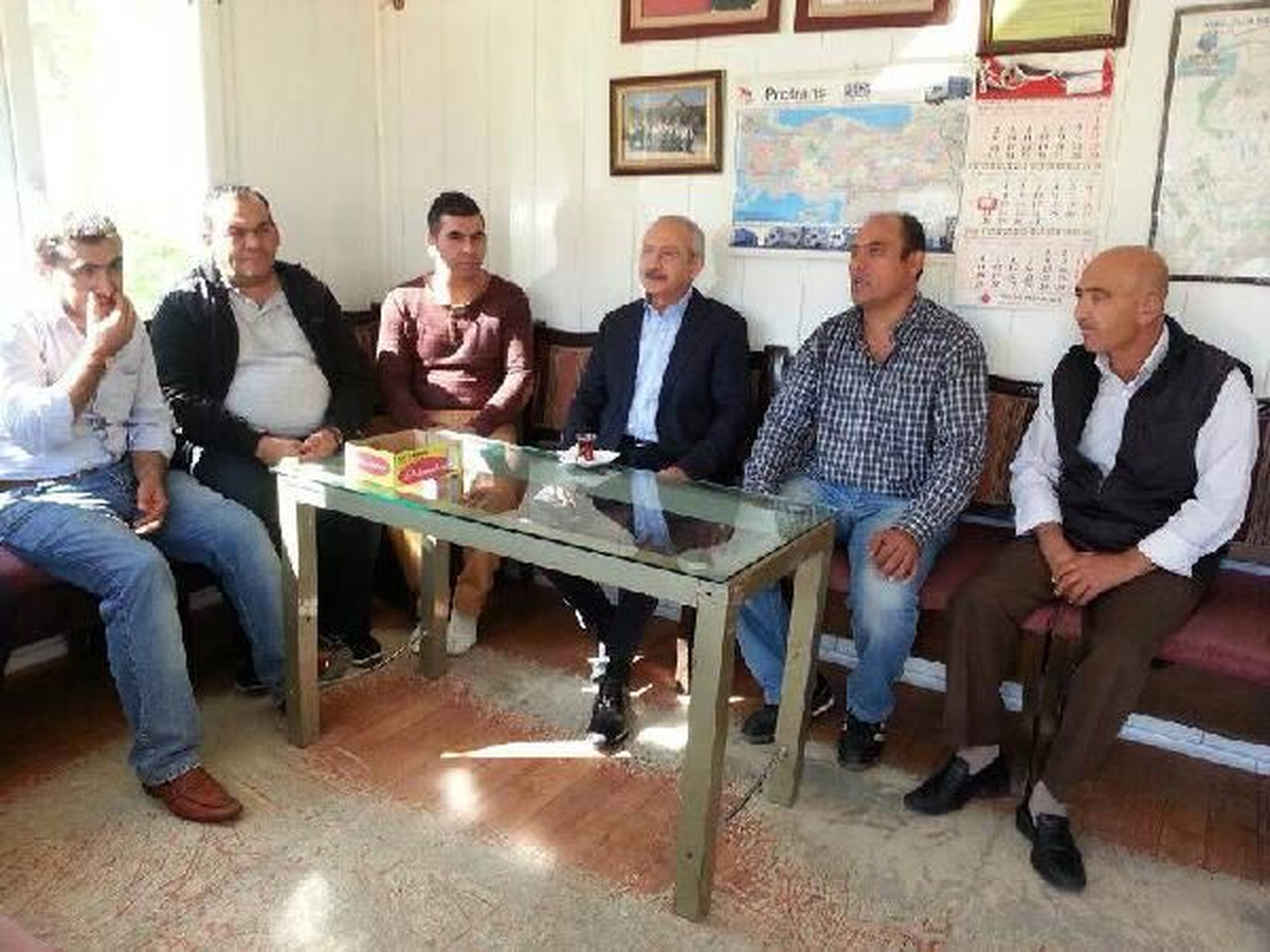 Kılıçdaroğlu Taksi Durağını Ziyaret Etti, Taksicilerin Sorunlarını Dinledi