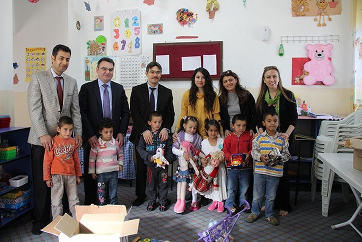 Köy Ana Sınıfları Oyuncak Kumbarası ile Sevindi
