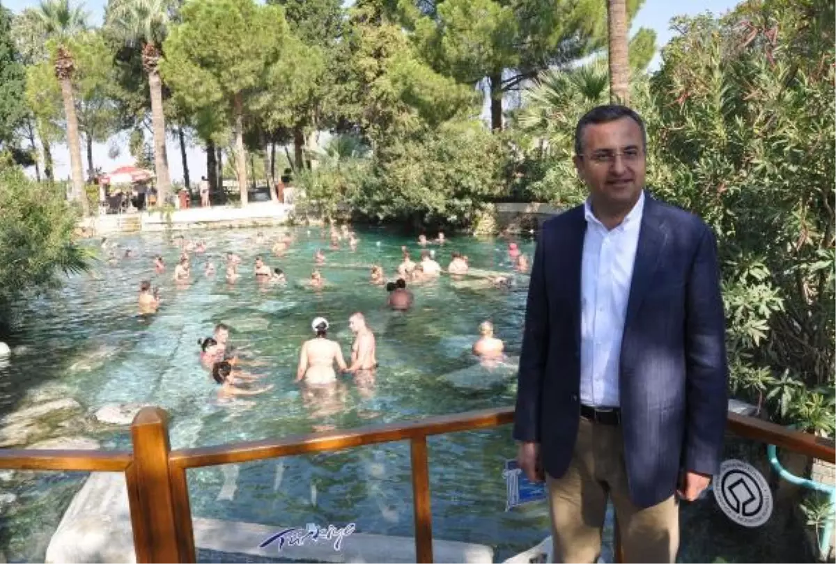 Pamukkale\'ye Turist Akını