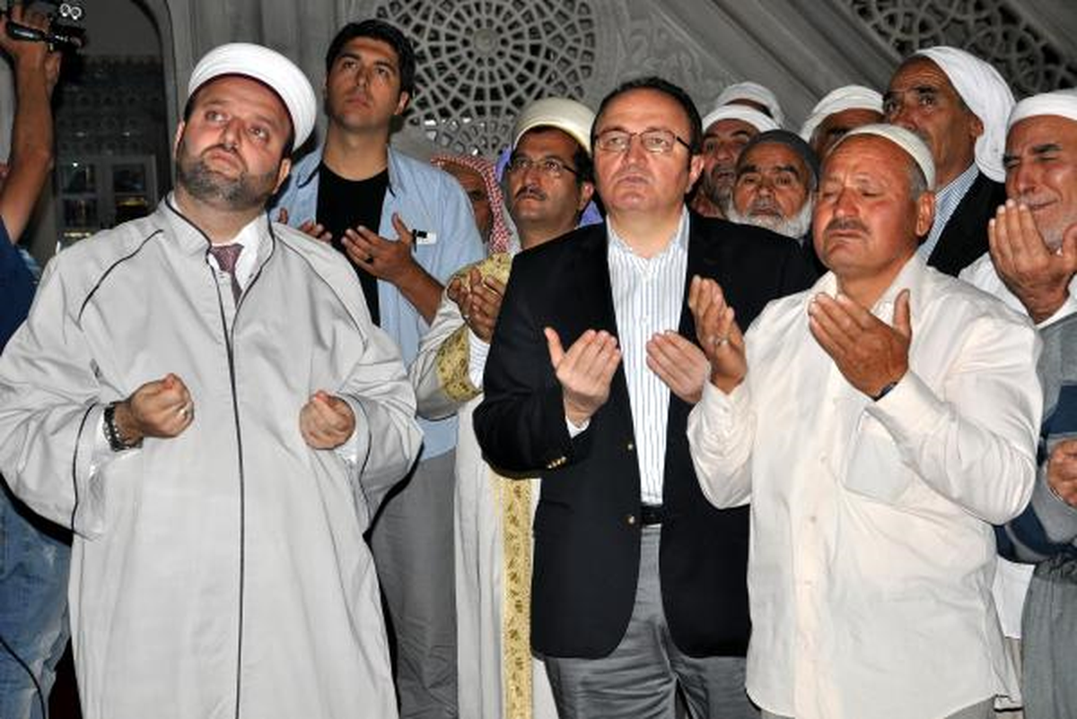 Şanlıurfalılar Arafat\'taki Duaya \'Amin\' Dedi