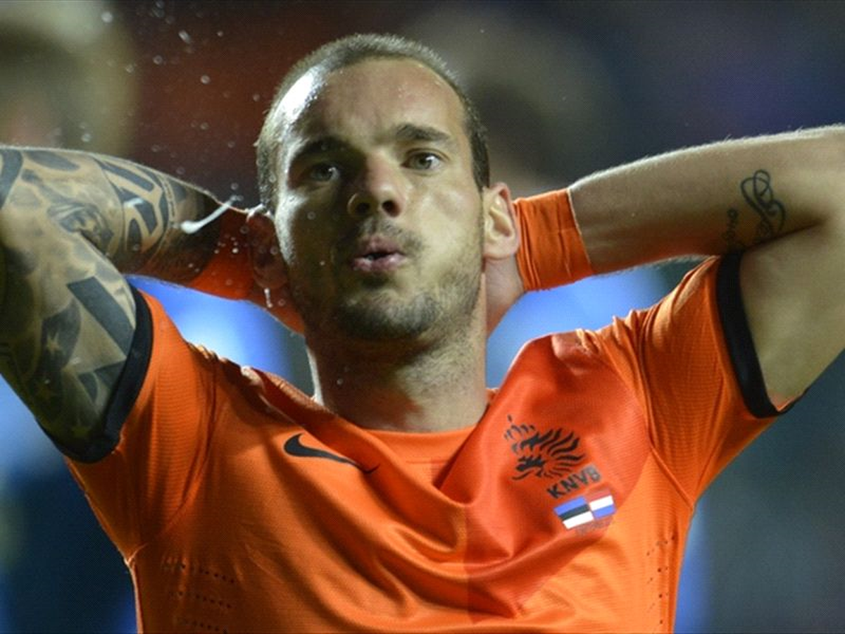 Sneijder, "Burak Yılmaz ile Kavgalı" İddialarını Yalanladı