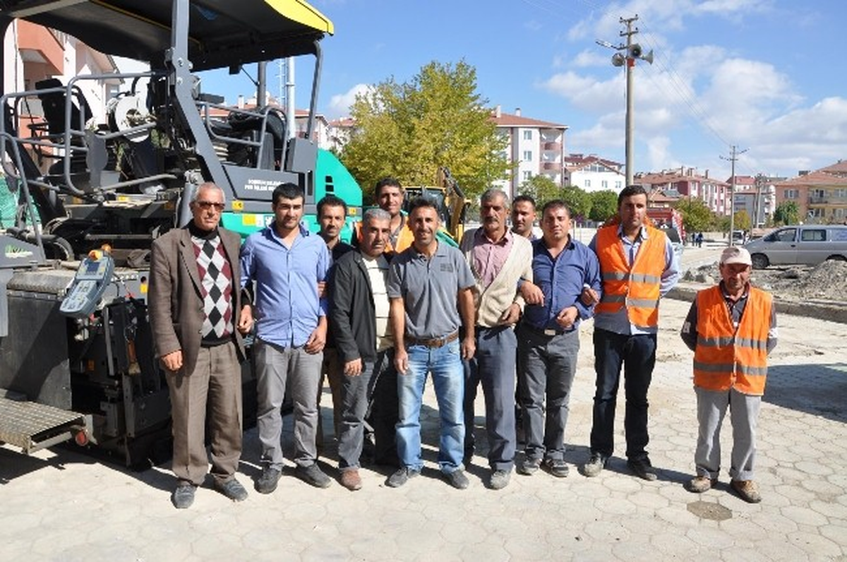 Sorgun Belediye Asfalt Ekibi Tatilde de Boş Durmuyor