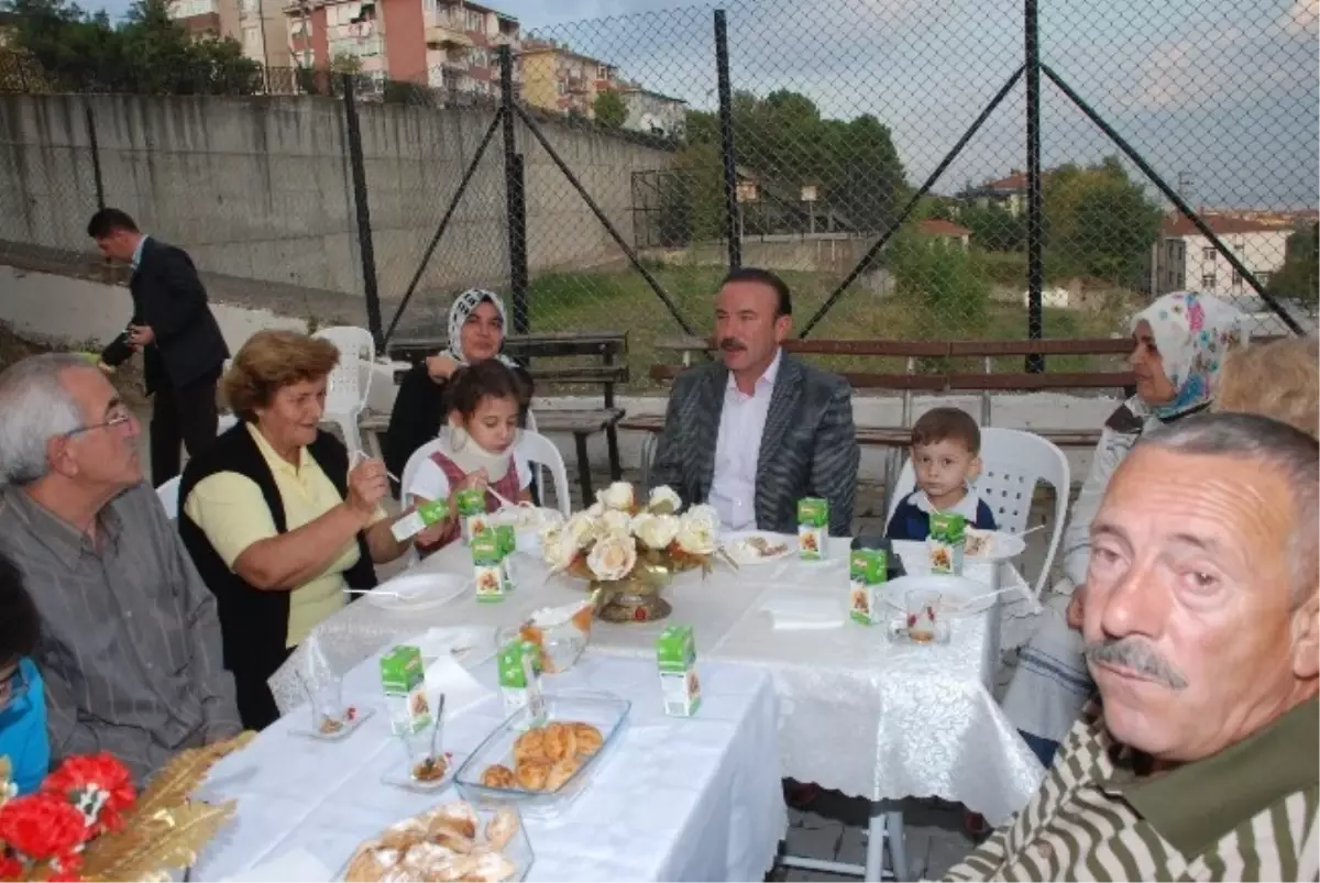 Yaşam Sitesi Sakinlerinden Başkan Doğan\'a Çardak Teşekkürü