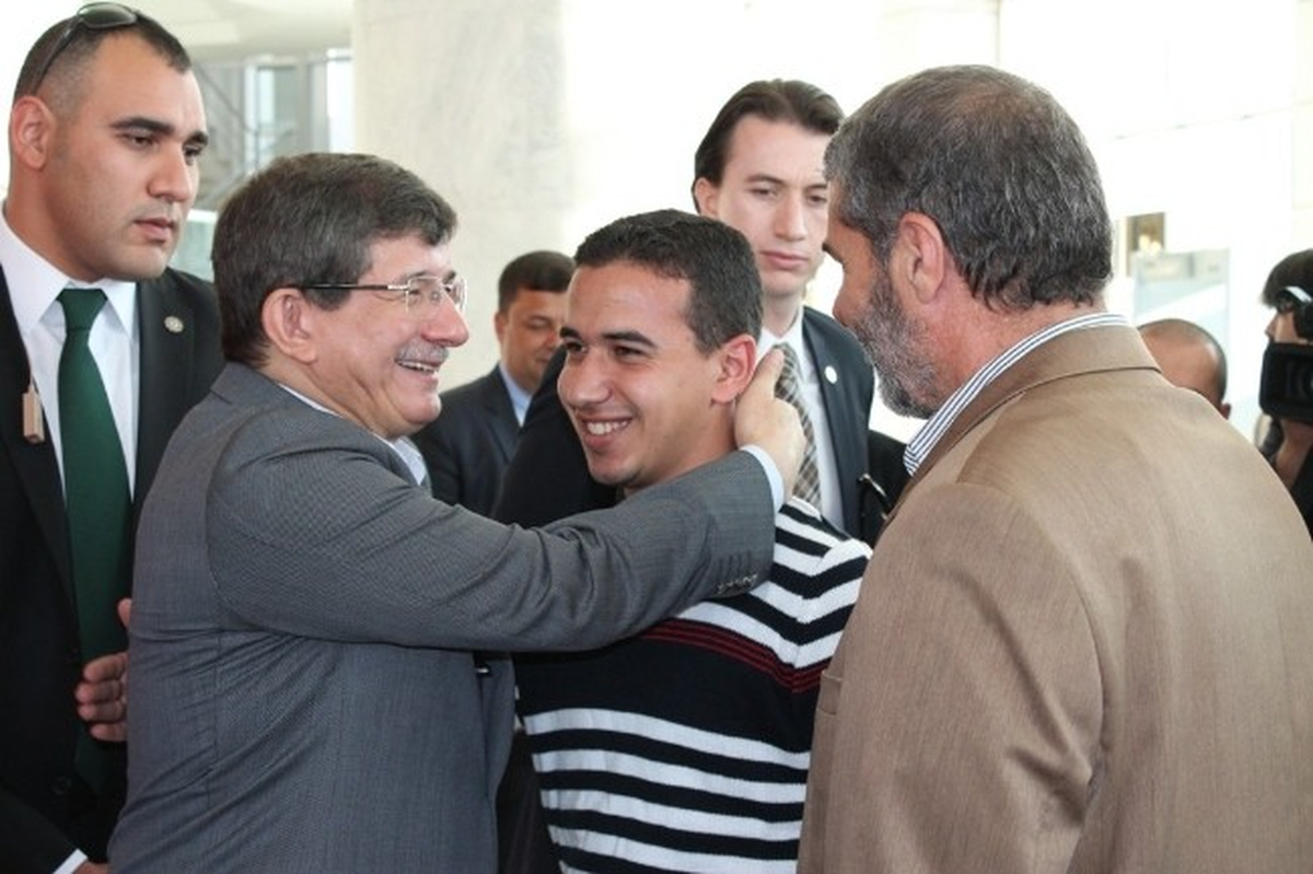 Bakan Davutoğlu\'ndan Telefon Diplomasisi