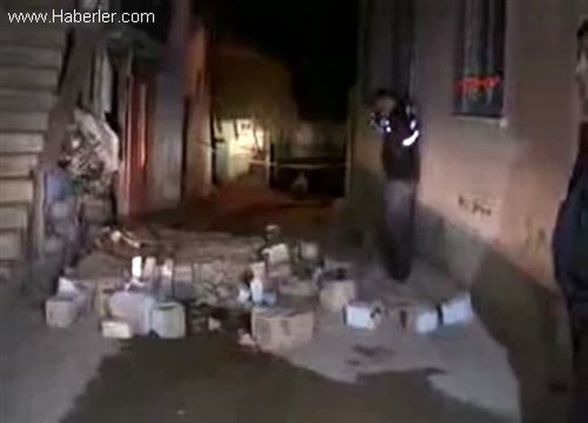 Elazığ\'da Odunluk Duvarı Yıkıldı: 2 Çocuk Öldü, 1 Çocuk Yaralandı